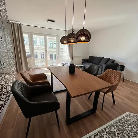 Schoene, Neu Sanierte Unterkunft In Belebter Region * Leipzig