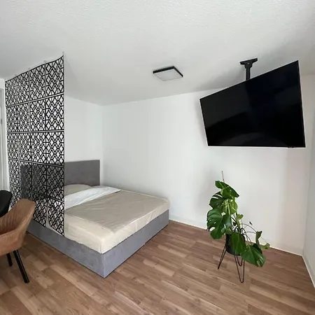 Schoene, Neu Sanierte Unterkunft In Belebter Region Appartement *