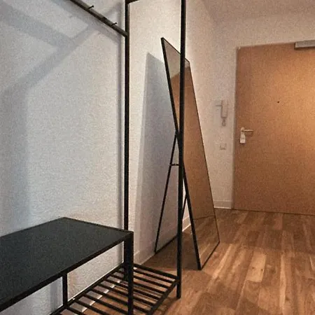 Schoene, Neu Sanierte Unterkunft In Belebter Region Apartment