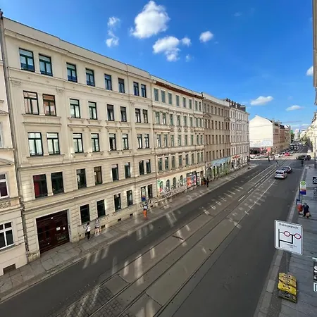 Schoene, Neu Sanierte Unterkunft In Belebter Region *