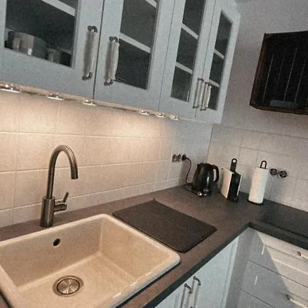 Schoene, Neu Sanierte Unterkunft In Belebter Region