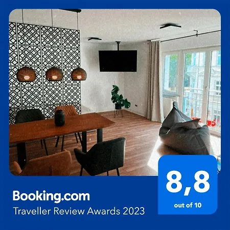 Schoene, Neu Sanierte Unterkunft In Belebter Region *