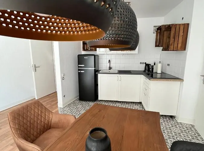 Schoene, Neu Sanierte Unterkunft In Belebter Region Apartman