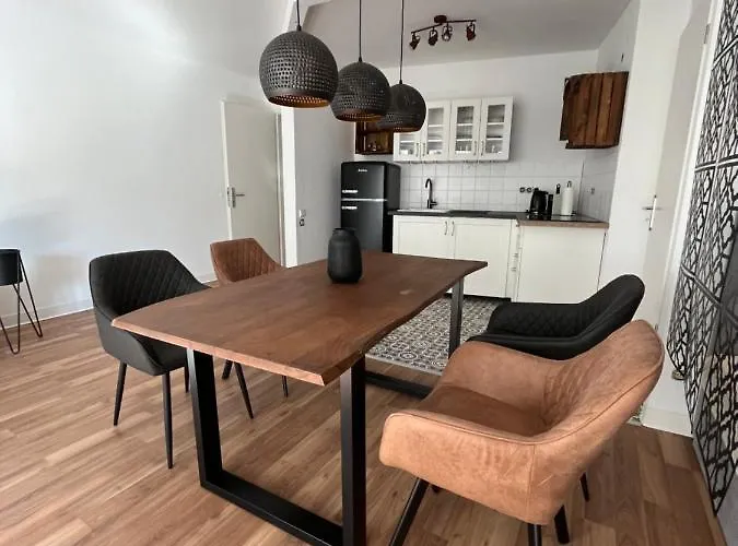 Schoene, Neu Sanierte Unterkunft In Belebter Region Apartman *