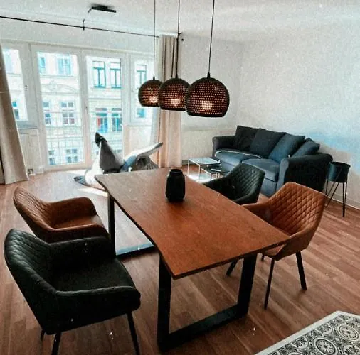 Schoene, Neu Sanierte Unterkunft In Belebter Region Apartman *