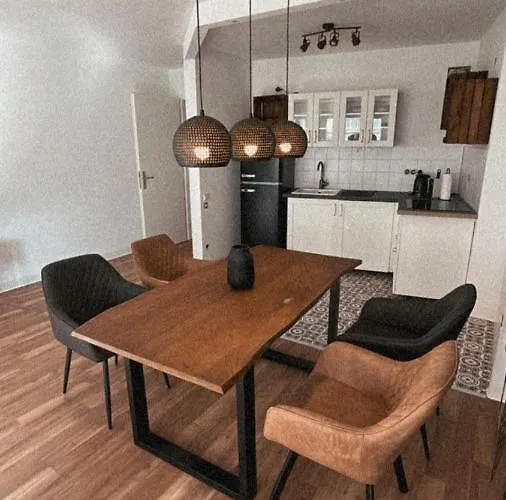 Apartman Schoene, Neu Sanierte Unterkunft In Belebter Region *
