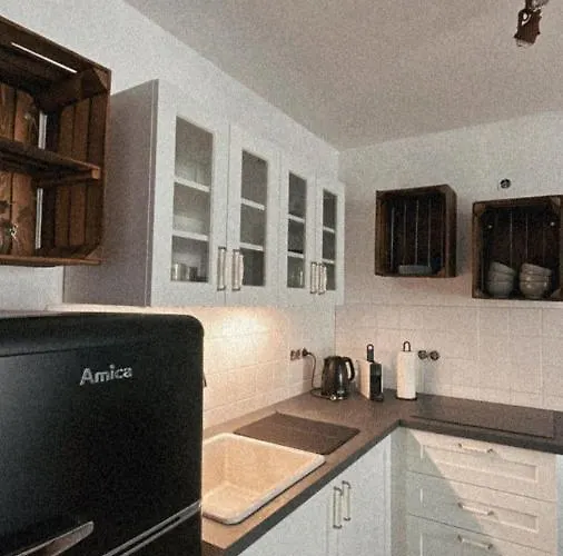 Schoene, Neu Sanierte Unterkunft In Belebter Region Apartman