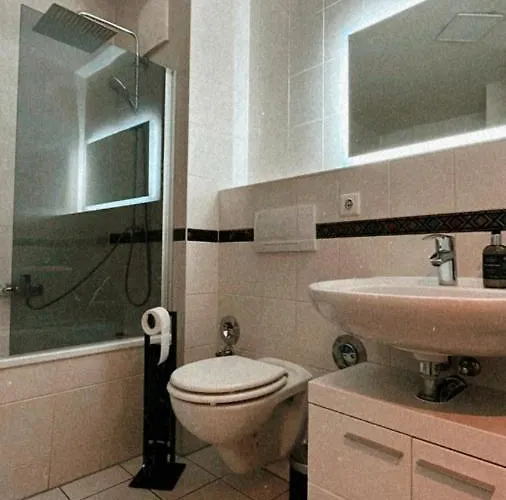 Apartman Schoene, Neu Sanierte Unterkunft In Belebter Region *