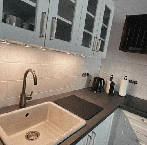 Schoene, Neu Sanierte Unterkunft In Belebter Region