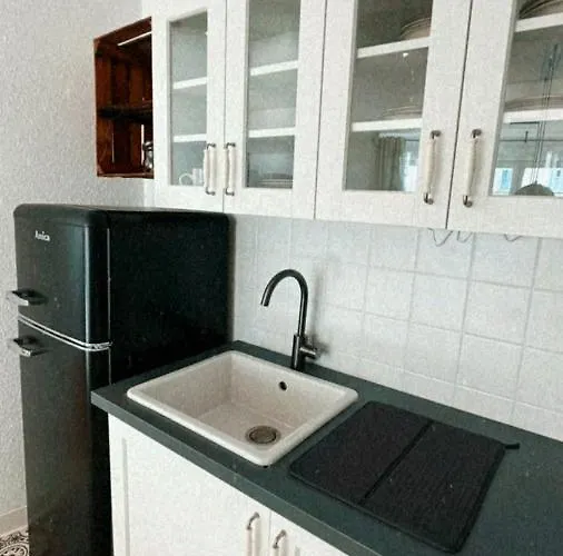 Schoene, Neu Sanierte Unterkunft In Belebter Region *