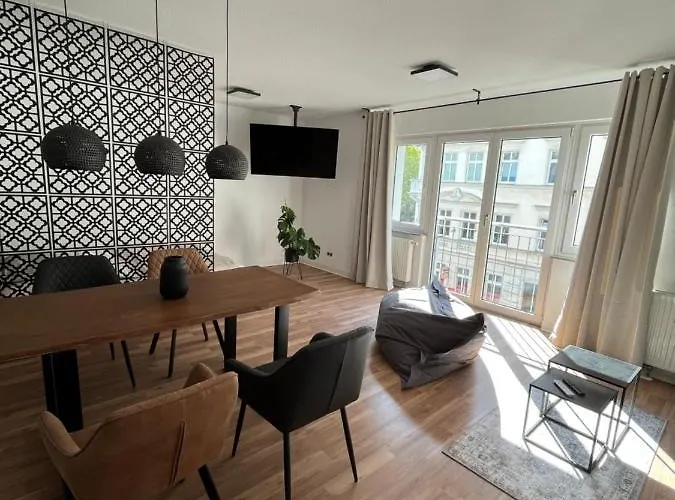 Schoene, Neu Sanierte Unterkunft In Belebter Region Apartman